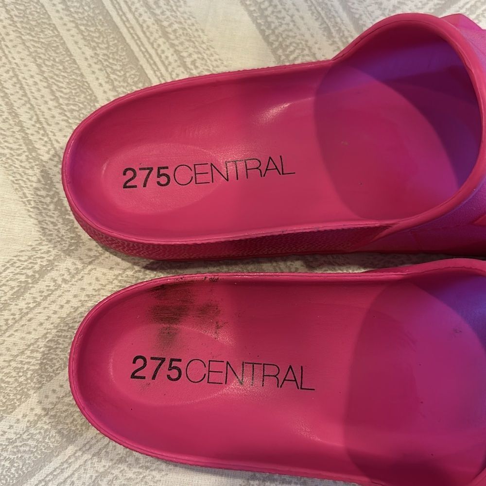 275 Central Women’s Hot Pink Fuchsia Rubber Stud Detail Slides - Size 38 - Picture 2 of 4